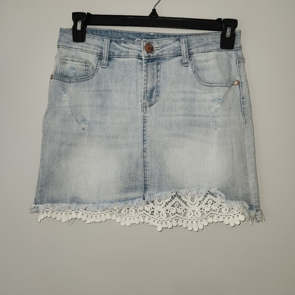 Cp Jeans Denim Skirt Crochet Light Wash Lace Size 9 Short Mini Distressed EUC - Picture 3 of 11